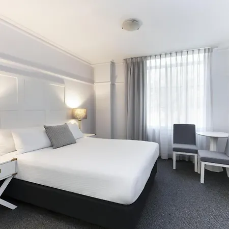 Adina Anzac Square 5*