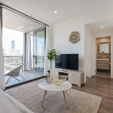 Lucid Living Aparthotel 3*