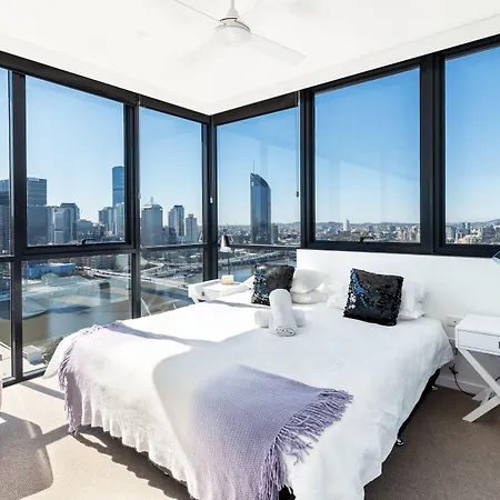 South Bank Beautiful River View Tower Apartment