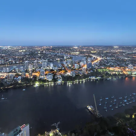 Hamptons Retreat On Level 77 In Skytower Brisbane