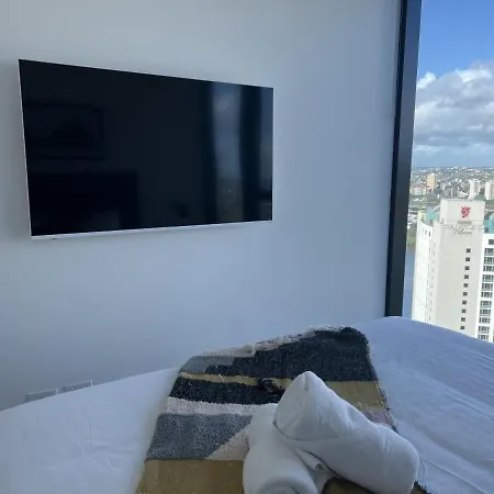 Lvl30 Garden/river Views Balcony By Stylish Apartment Brisbane