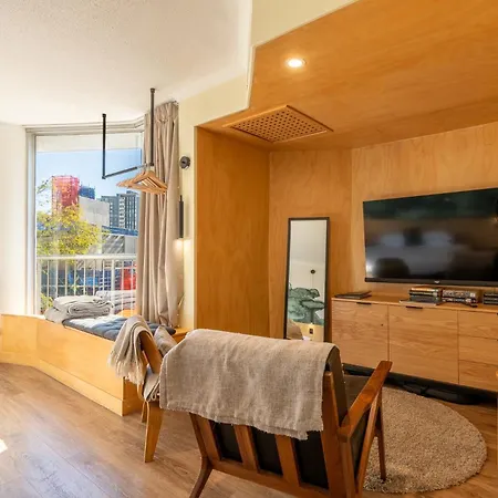 Apartment Quirky Cbd With Pool Sauna And Balcony Brisbane