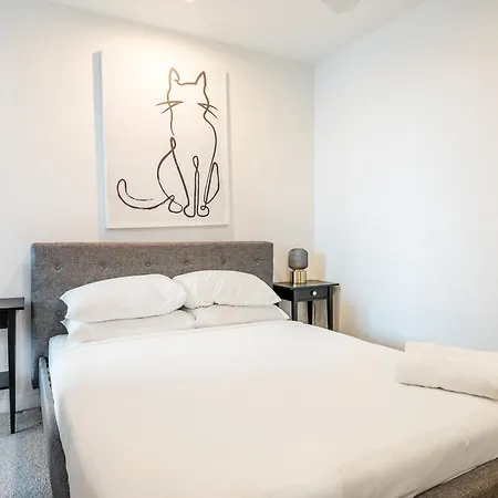 Impeccable 2-bed With Pool & Outdoor Dining Apartment