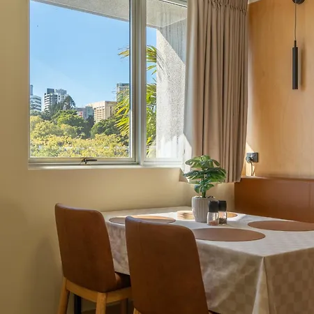 Quirky Cbd With Pool Sauna And Balcony Apartment *