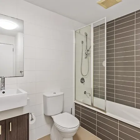 Cosy 2-bed With Pool And Near Qut & Cbd