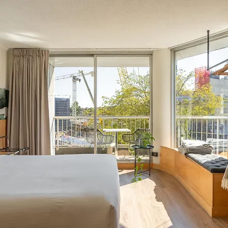 Quirky Cbd With Pool Sauna And Balcony