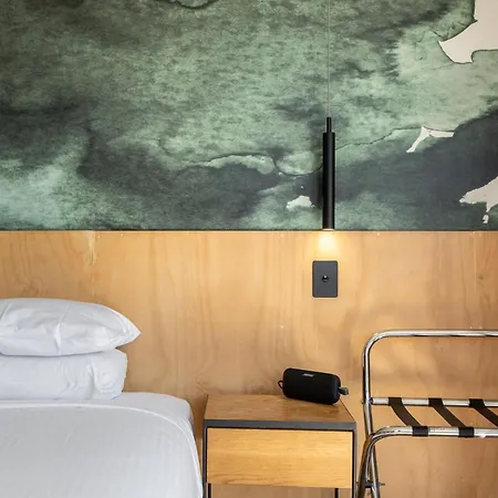 Apartment Quirky Cbd With Pool Sauna And Balcony *