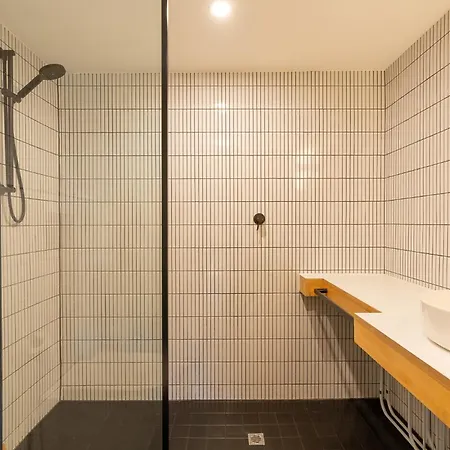 Quirky Cbd With Pool Sauna And Balcony Apartment Brisbane