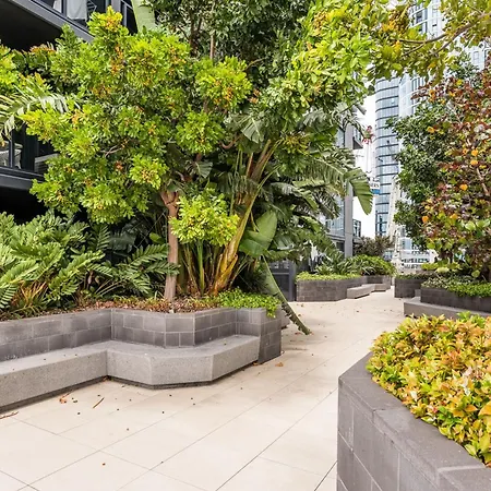 Impeccable 2-bed With Pool & Outdoor Dining *