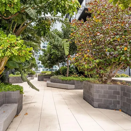 Impeccable 2-bed With Pool & Outdoor Dining Apartment