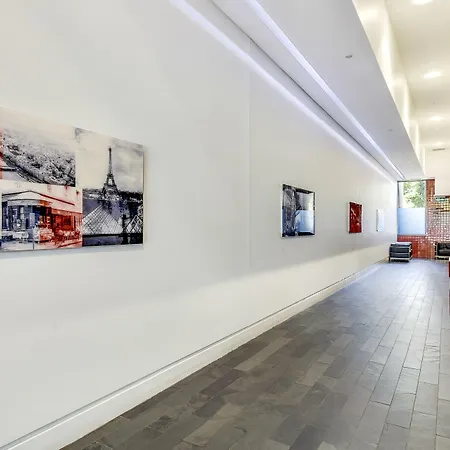 Quattro On Astor Aparthotel 4*