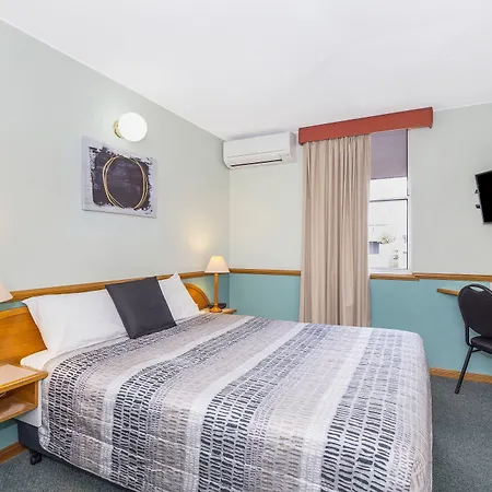 Spring Hill Hotel 3*