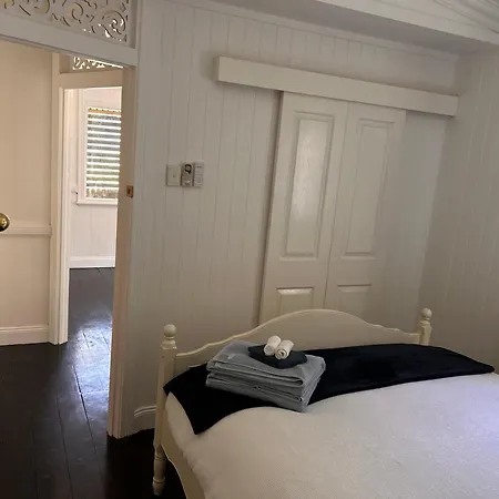 Kent Street Retreat