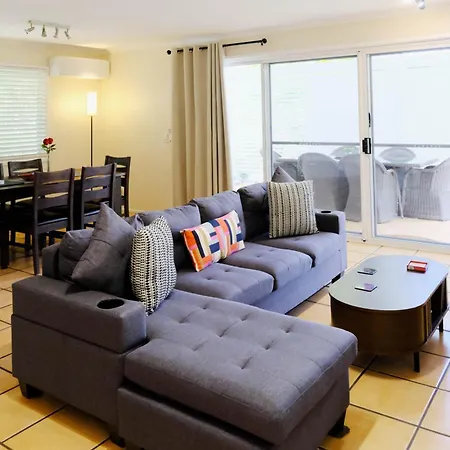 Stylish New Farm Retreat W Parking Walk Cafes & River Brisbane