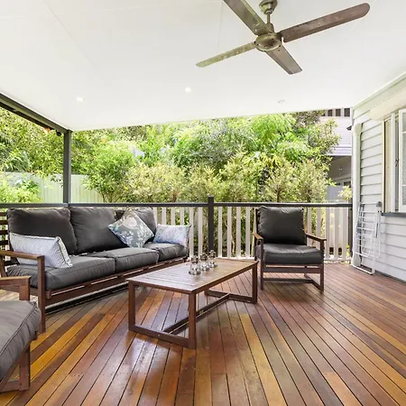 Family-friendly In Vibrant West End Holiday home Brisbane