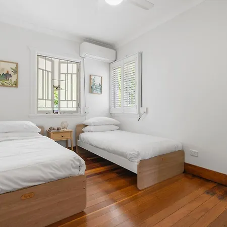 Family-friendly In Vibrant West End Holiday home *
