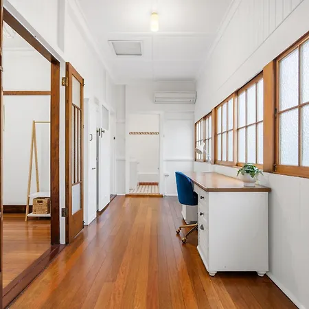Family-friendly In Vibrant West End *