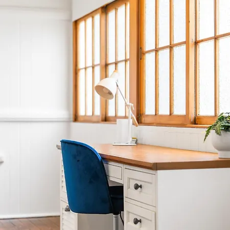 Holiday home Family-friendly In Vibrant West End *