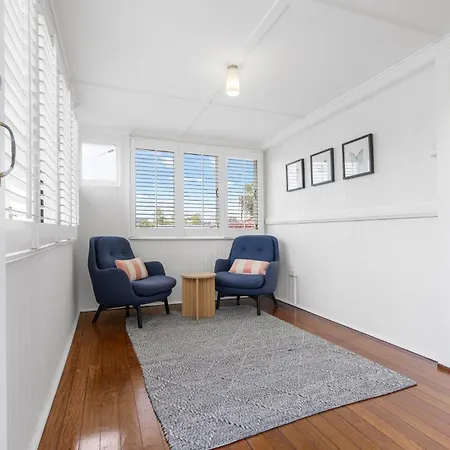 Holiday home Family-friendly In Vibrant West End *