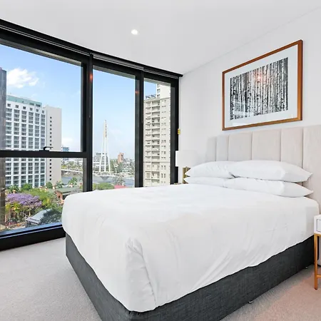 Apartment Cbd High-rise 1-bed With Pool, Gym & View