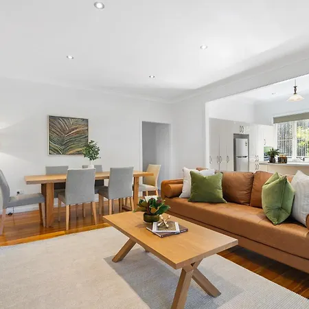 Apartment Bright 3-bed With Garden By Banks Street Reserve Brisbane
