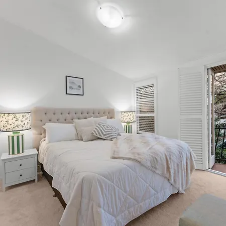 Charming 2-bed Terrace In Prestigious Ascot *