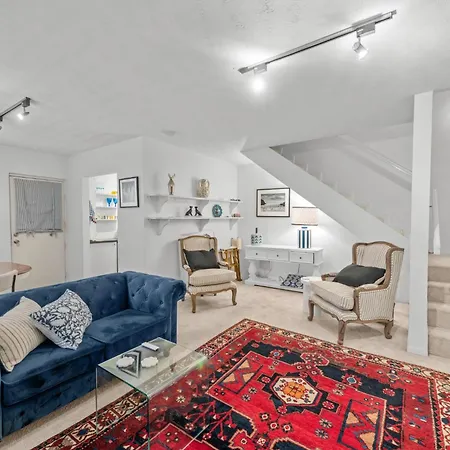 Charming 2-bed Terrace In Prestigious Ascot Apartment *