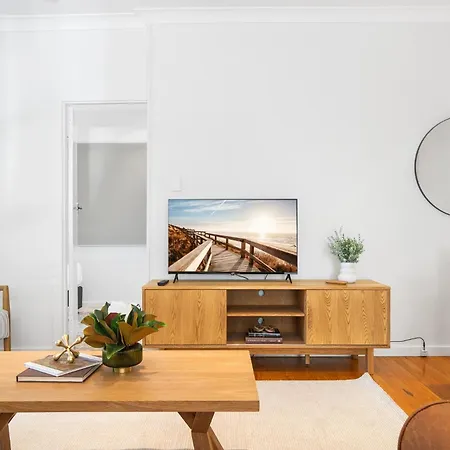 Bright 3-bed With Garden By Banks Street Reserve * Brisbane