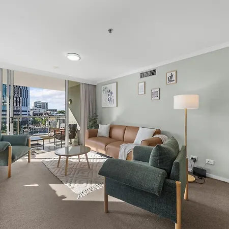 Prime With Pool, Gym And Parking Brisbane
