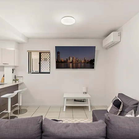 South With Pool Access Apartment