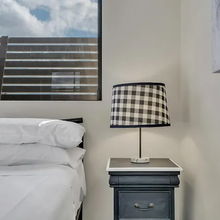 Bright 2-bed With Private Balcony & Serene View