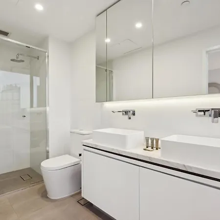 Apartment Fortitude Valley 3-bed, Floor And Bridge View