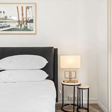 Elegant 2-bed With Balcony By Parks And Amenities