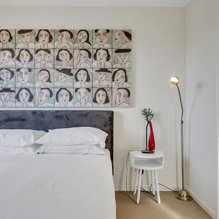 Apartment Bright 2-bed With Private Balcony & Serene View