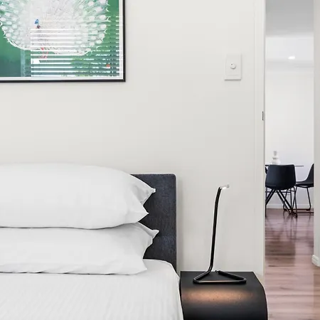Apartment Elegant 2-bed With Balcony By Parks And Amenities