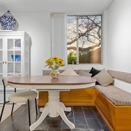 Charming 2-bed Terrace In Prestigious Ascot Brisbane