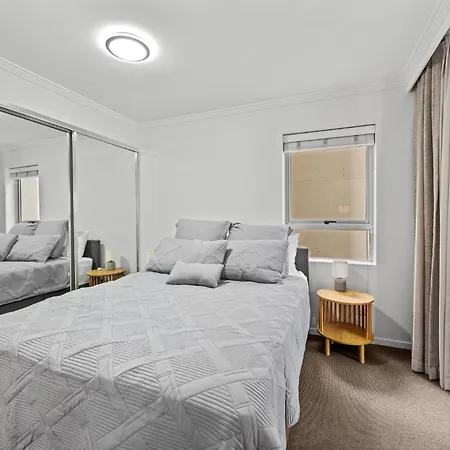Prime With Pool, Gym And Parking Brisbane