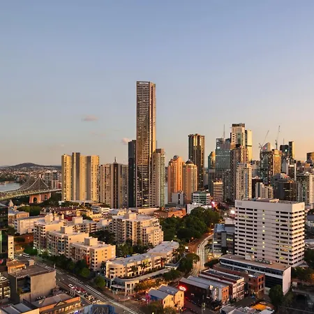 Apartment Fortitude Valley 3-bed, Floor And Bridge View *