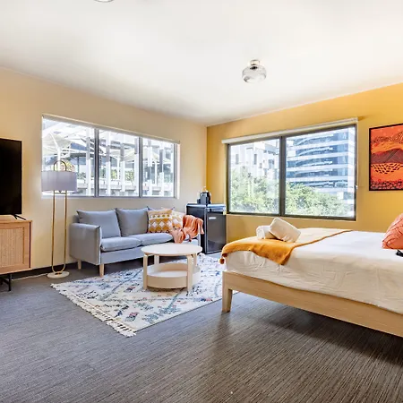 Roamer Hotel