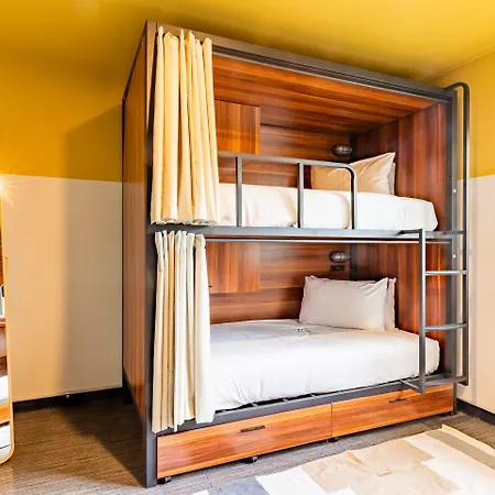 Hotel Roamer