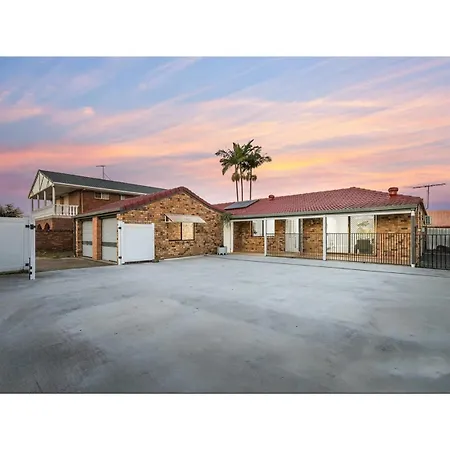 Holiday home Spacious Family Retreat In Perfect Location! Brisbane