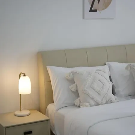 Holiday home Self-contained Unit Perfect For Solo Or Couple Travelers *