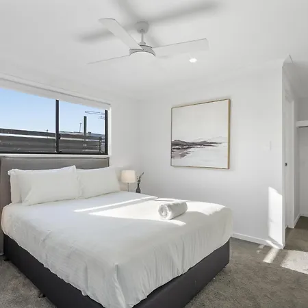 Retreat With Parking Close To Greenslopes Hospital Holiday home
