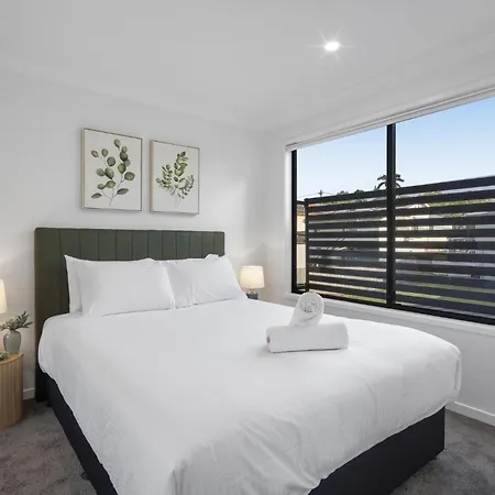 Holiday home Retreat With Parking Close To Greenslopes Hospital Brisbane