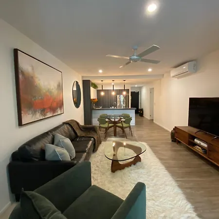 Urban Retreat - Shared With Queen Bed And Private Ensuite Homestay