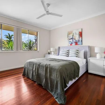 Chic Vibes Oasis Pool And Patio Comfort For Groups Holiday home *