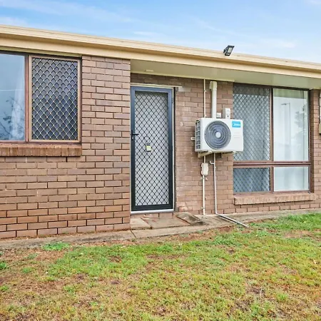 Cozy Little Charm Unit In Eight Miles Plain Holiday home *