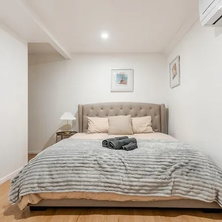 B5q Abnb-style 2br House With Free Parking And 5 Mins Ride To Eagle Farm Holiday home