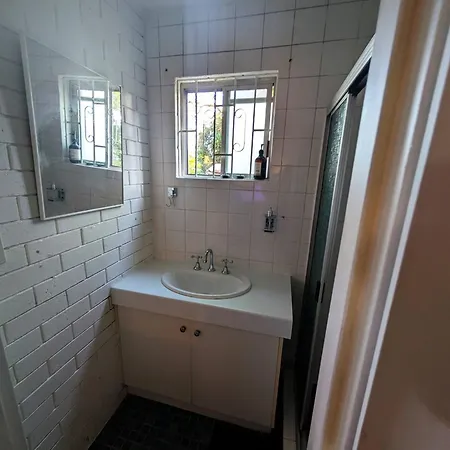 Peaceful, Modern, Lowtoxic, Bfast Included * Brisbane