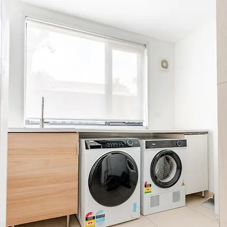B5q Abnb-style 2br House With Free Parking And 5 Mins Ride To Eagle Farm Holiday home